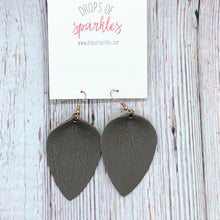 Load image into Gallery viewer, Genuine leather pinched teardrop
