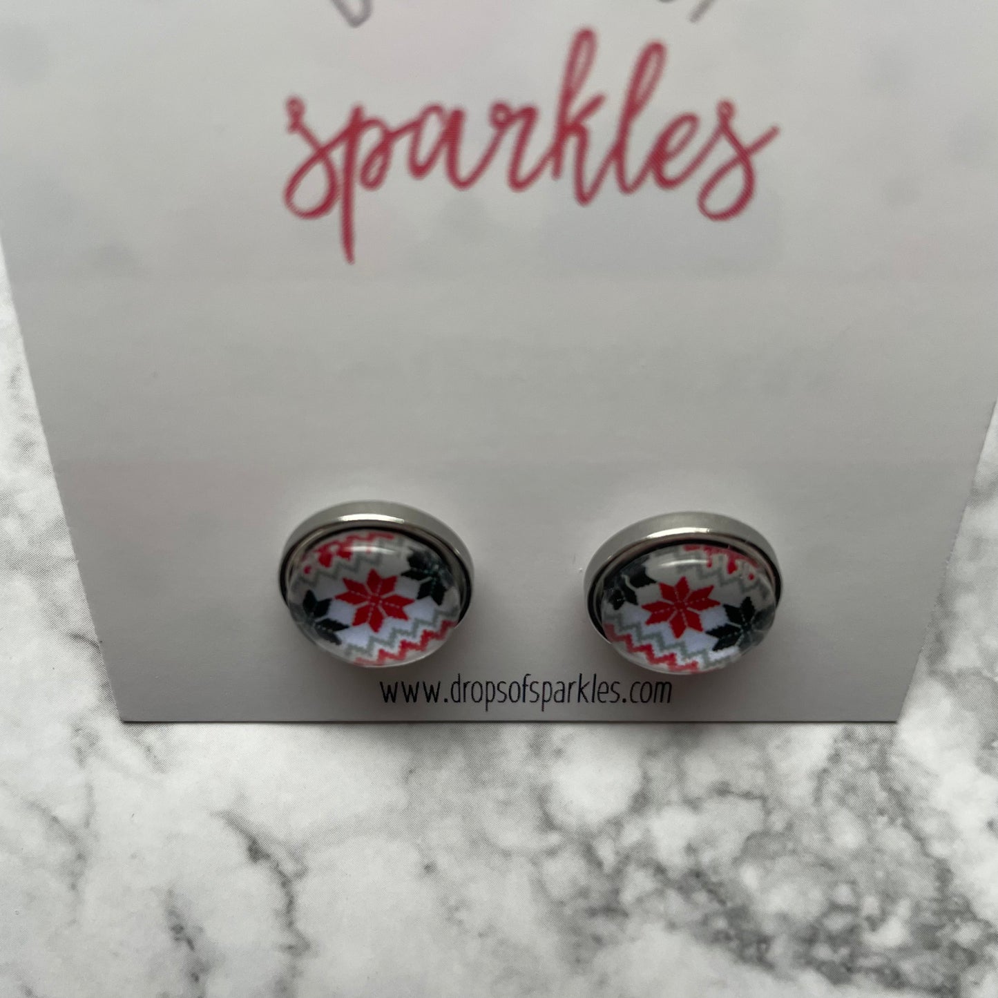 Red and black argyle printed stud earrings