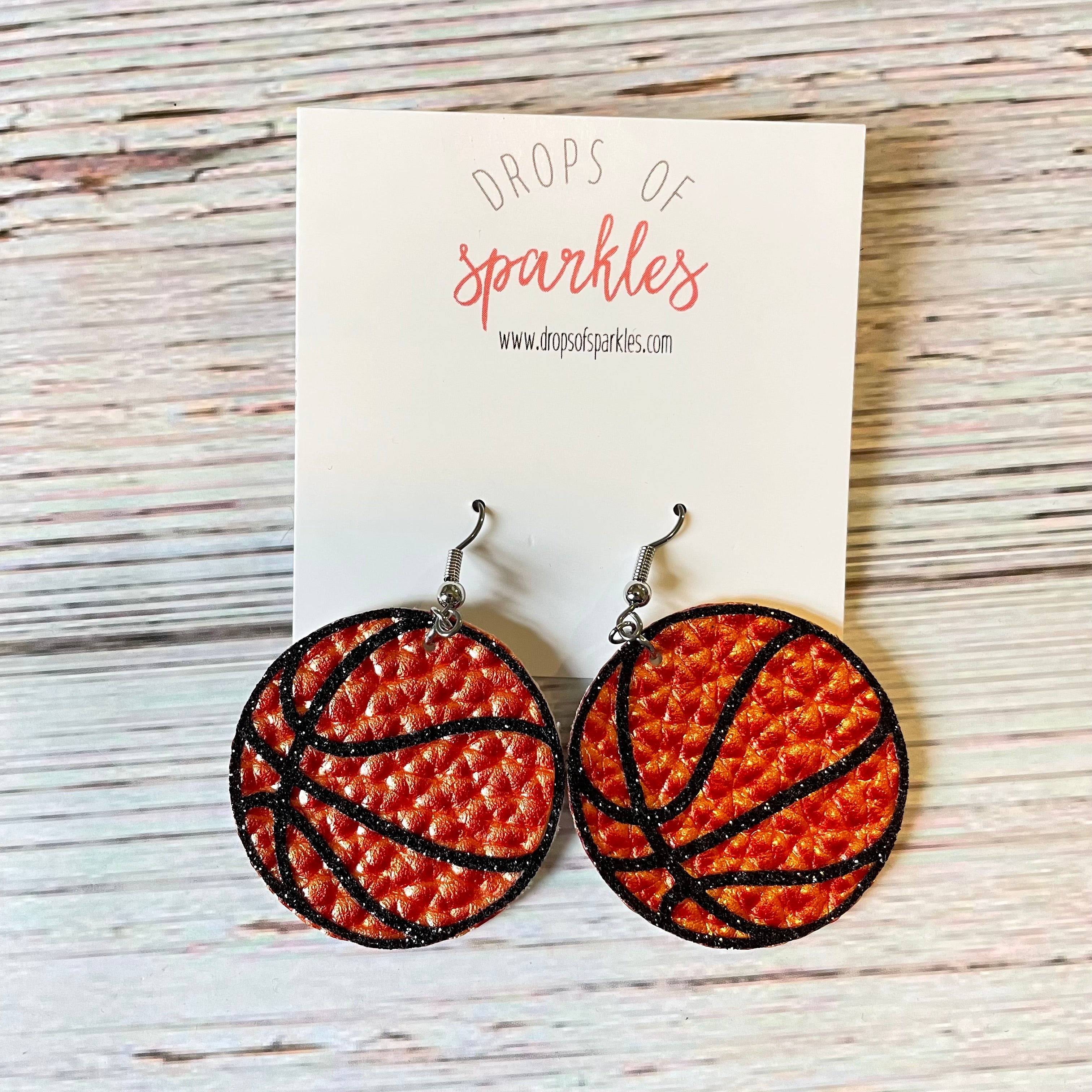 DIY Leather Earrings with a Cricut Maker - Semigloss Design